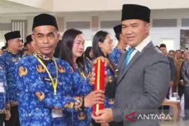 Bupati Pulang Pisau serahkan SK pengangkatan PPPK dan CPNS