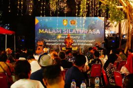 Backdrop Malam Silaturasa PWI bikin Gubernur Jateng tertawa, ini tulisannya