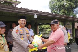 Guna menjaga stabilitas dan mencegah inflasi polres Langkat jual beras murah