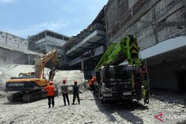 Tahap akhir evakuasi ponpes Al Khoziny masih ada 10 korban lagi