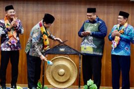 Kemenag kukuhkan Maros sebagai Kota Wakaf, Menag: Potensi ekonomi umat harus diperluas