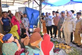 Pemkab Madina gunakan pendekatan persuasif untuk relokasi pedagang Pasar Kuliling