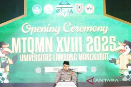 Lantunan ayat suci Al-Quran oleh Briptu Ahlun buka MTQ Mahasiswa Nasional di ULM