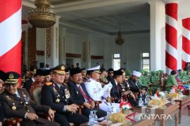 TNI Prima, TNI Rakyat, Indonesia Maju: Kakanwil Kemenkum Bengkulu Hadiri Upacara Peringatan HUT TNI ke-80