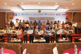 Pemkot Tegal beri penghargaan kepada Wajib Pajak Berprestasi