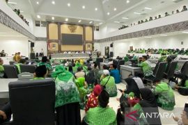 DPRD Cianjur mengawal aspirasi guru madrasah dapat penyesuaian status