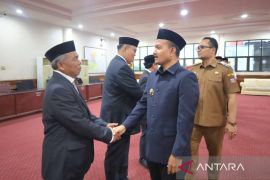 Pejabat struktural dan pejabat fungsional dikukuhkan, Mahyaruddin : Tingkatkan etos kerja