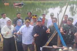 Menteri LH ajak Pemkot Depok jaga kebersihan Sungai Cipinang