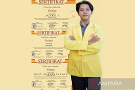 Firdaus, penerima beasiswa IBFL juara lomba esai nasional