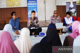 Polresta Banjarmasin ajarkan kaum hawa jadi contoh taat berlalu lintas