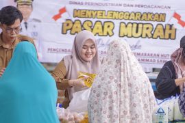 Warga Desa Murung Abuin antusias sambut pasar murah