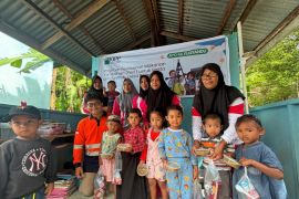 Pemberian makanan tambahan PT DIB di Desa Pelapis tingkatkan kunjungan masyarakat ke posyandu