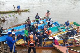 SAR evakuasi jasad wanita diterkam buaya di Sungai Lasolo