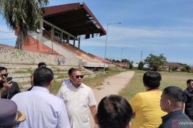 Legislator minta pembenahan GOR Rawang Pariaman dikeroyok