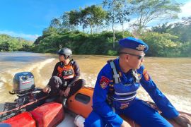 SAR lanjutkan cari korban hilang  akibat perahu terbalik di Kutai Timur