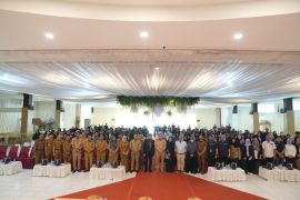 Unibos edukasi masyarakat kelola sampah