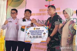 Bupati HST serahkan hibah Rp200 juta untuk rehabilitasi TK Kartika V-25 Barabai
