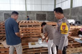 Polres Tabalong distribusi 2,9 ton jagung ke Bulog Barabai
