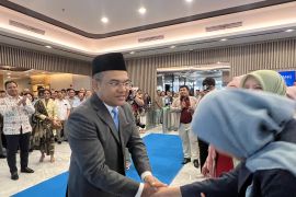 Usai dilantik, Tedi Bharata disambut oleh pegawai BP BUMN