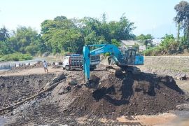 Banyuwangi normalisasi dam, antisipasi banjir musim hujan