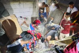 Gulkarmat cari korban tertimpa bangunan runtuh di Jakarta Utara