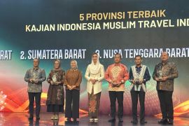 Komitmen wisata halal Sumbar diganjar dua penghargaan bergengsi