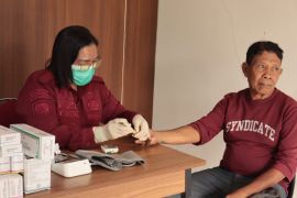 Lapas Ambon beri layanan pemeriksaan kesehatan gratis bagi keluarga WBP