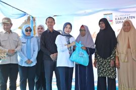 Jawab keluhan warga, Bupati Serang siapkan nakes di Pulo Panjang