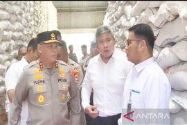 Polda Kalsel bantu Bulog salurkan 13 ribu ton beras SPHP