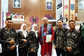 Kalsel kemarin dari pengembangan kontek digital hingga kain tenun