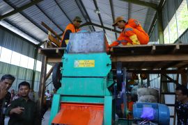 DLH Bantul memberdayakan masyarakat untuk pengolahan sampah plastik