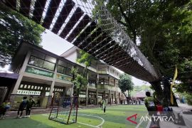 Belajar di sekolah berkonsep semut