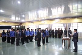 Wabub Lambar lantik 31 pejabat pemkab guna percepat pembangunan daerah