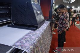 Industri mesin cetak navigasi gejolak harga bahan baku di tengah tekanan global