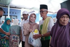 Bupati Serang janji perbaiki infrastruktur desa tertinggal Cikedung