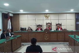 Hakim vonis camat korupsi bimtek kades 2 tahun 10 bulan penjara