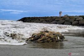 KKP sebut muara sungai salah satu titik krusial masalah sampah plastik di Padang