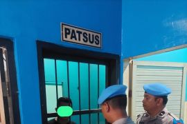 Propam Polres Langkat tahan oknum polisi bertugas di Polsek Stabat