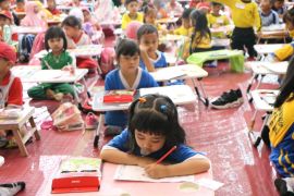 Lomba mewarnai warnai Hari Jadi ke-254 Kota Pontianak