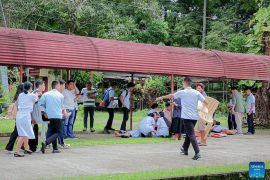 Gempa 5,7 magnitudo landa FIlipina