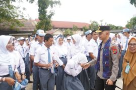 Sebelum pindah tugas, Kapolda Babel sampaikan pesan ke pelajar SMAN 1 Tanjung Pandan Belitung