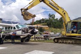 Tim KNKT investigasi insiden pesawat Smart Air di Bandara Tiom