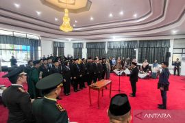 Bupati HST lantik 33 pejabat pimpinan tinggi pratama, administrator dan pengawas