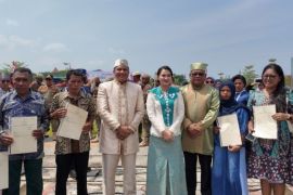 BPN serahkan 14 sertipikat tanah ke Pemprov Malut dan masyarakat