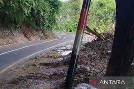 BPBD Cianjur menempatkan petugas awasi jalur selatan mitigasi bencana