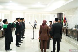 Bupati Bekasi melantik direktur-pengawas Perumda Tirta Bhagasasi