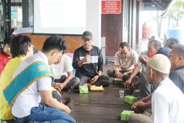 UI latih warga Pulau Harapan di Kepulauan Seribu olah limbah cangkang kerang jadi sabun