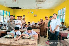 Baru 4 SPPG aktif, Bupati Madina soroti minimnya layanan gizi di sekolah