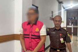 Kejari Tabalong tahan dua pegawai BUMN terkait korupsi Rp4 miliar