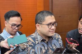 Indonesia moves to cut red tape, attract more investors